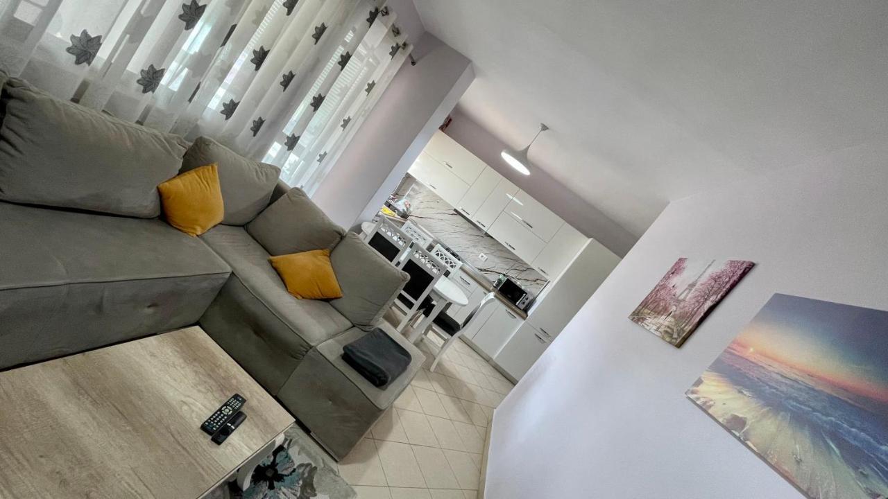 Endri'S Apartments Тирана Екстер'єр фото
