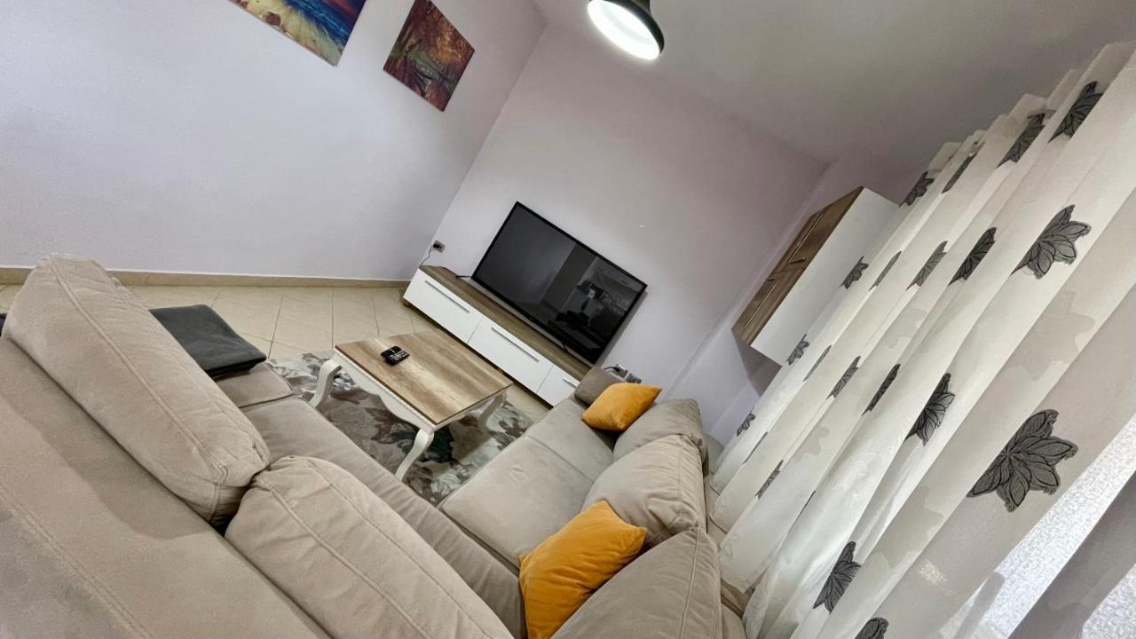 Endri'S Apartments Тирана Екстер'єр фото