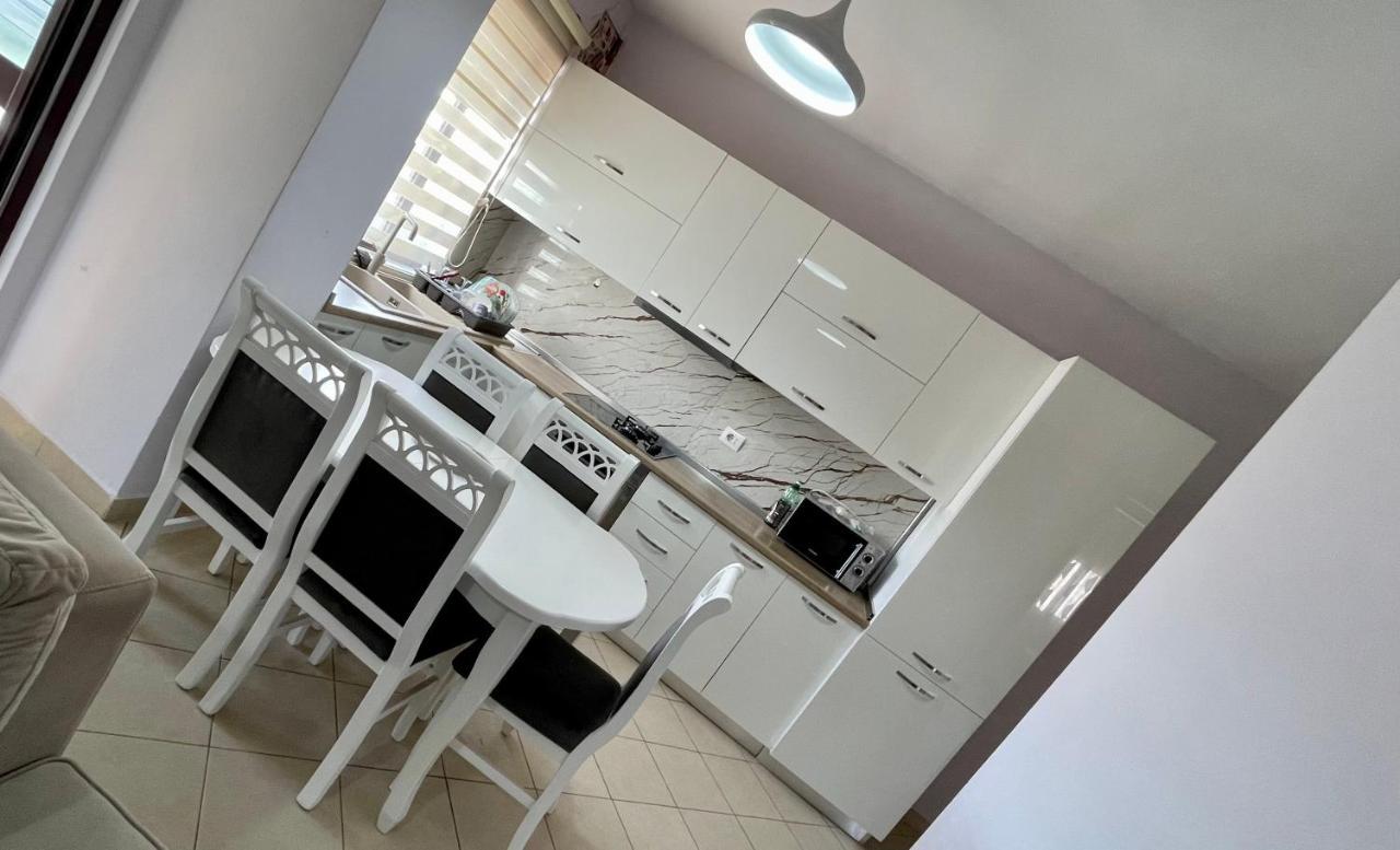 Endri'S Apartments Тирана Екстер'єр фото